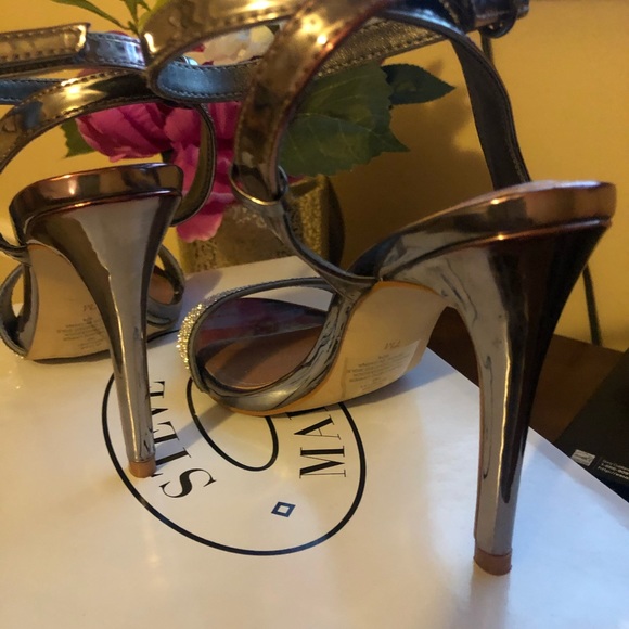 Steve Madden Strappy Sandle with Rhinestones. - Picture 4 of 7